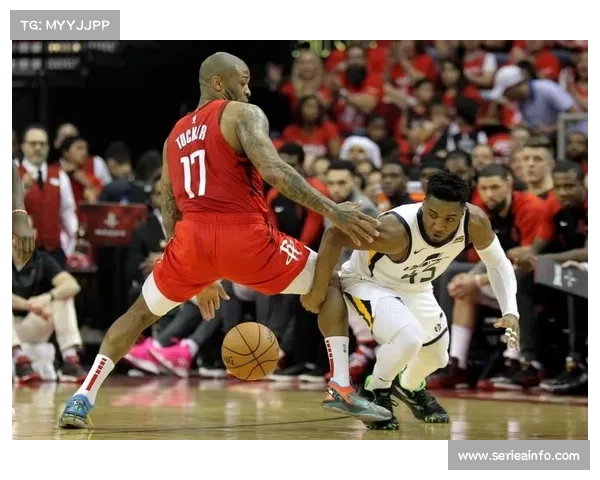 乔·杜马斯对鹈鹕主教练未来表示担忧，管理层变动引发不确定性